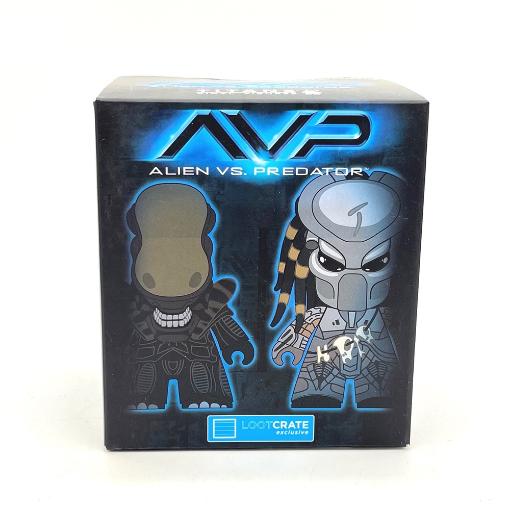 Titan Merchandise AVP Alien vs Predator Titans Vinyl Figure Loot Crate Exclusive